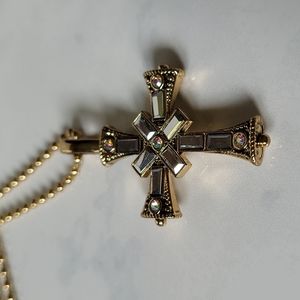 Cross Pendant Necklace Premier Majesty
